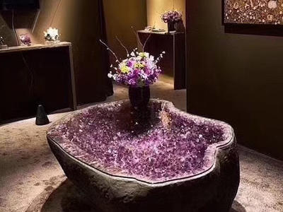 Luxury Gorgeous Semiprecious Stone Amethyst Table